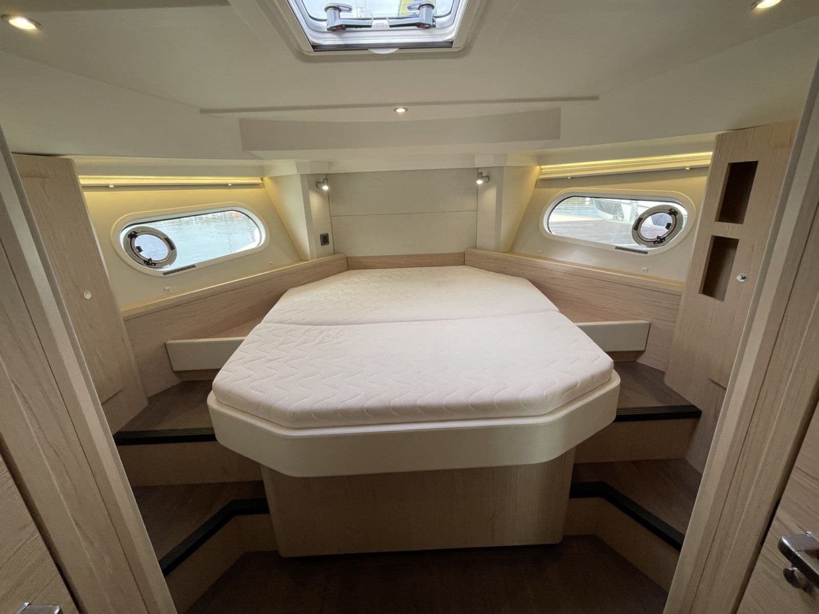 BENETEAU Swift Trawler 41 fly - Photo 28