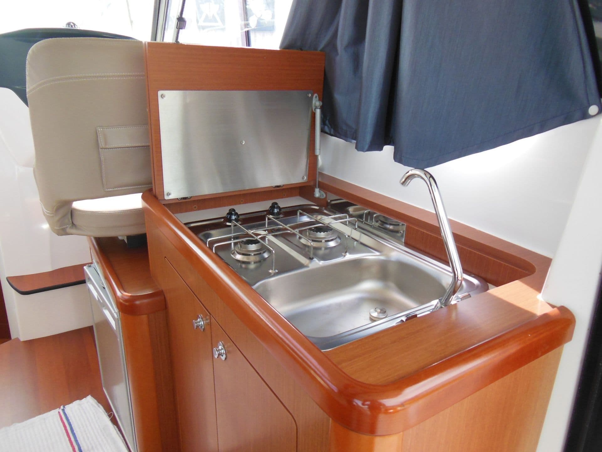 BENETEAU ANTARES 8.80 - Photo 8