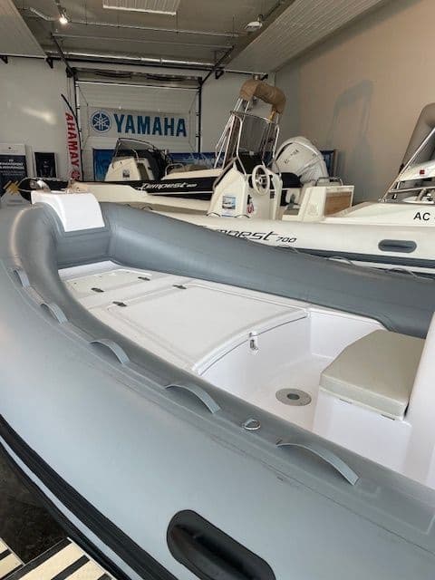 CAPELLI TEMPEST 630 S - Photo 8