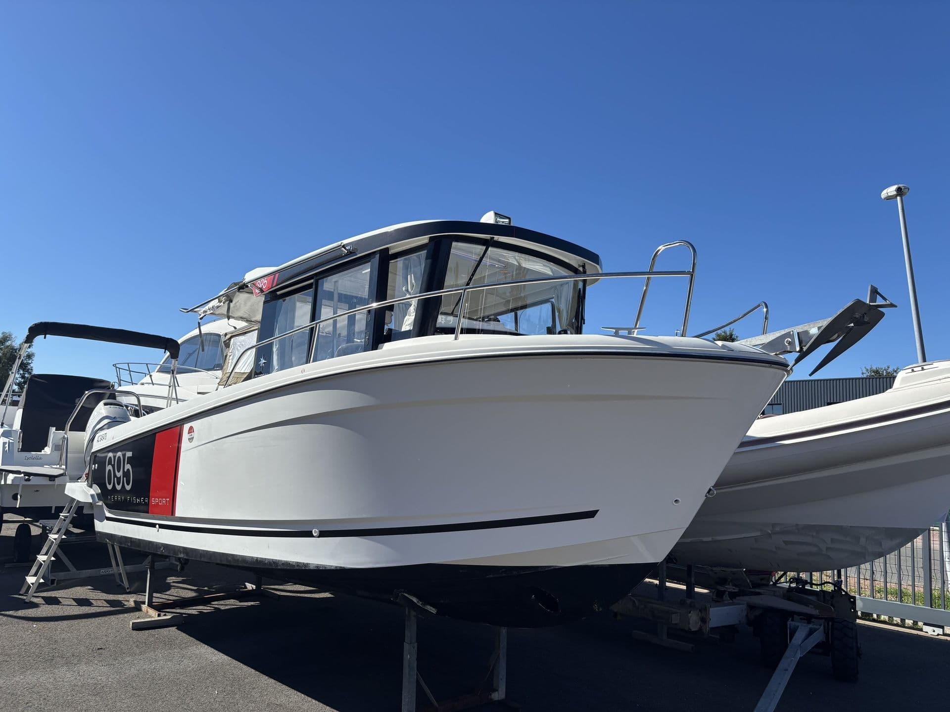 JEANNEAU MERRY FISHER 695 SPORT - Photo 1