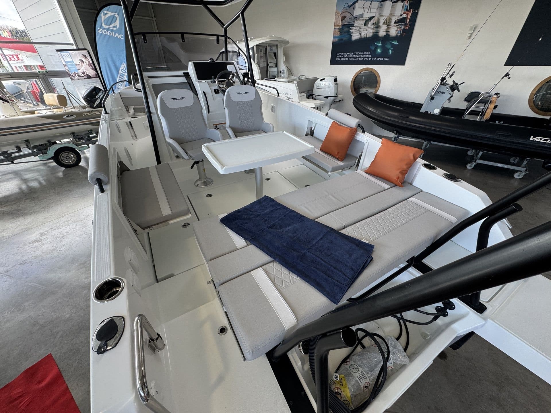 BENETEAU FLYER 8 SPACEDECK 2 - Photo 7