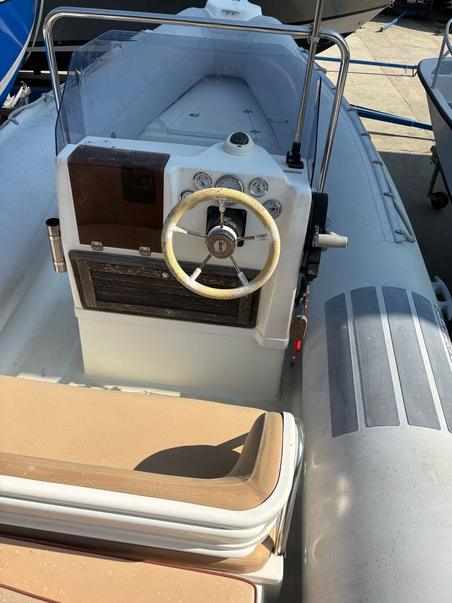  COASTER 580 - Photo 8