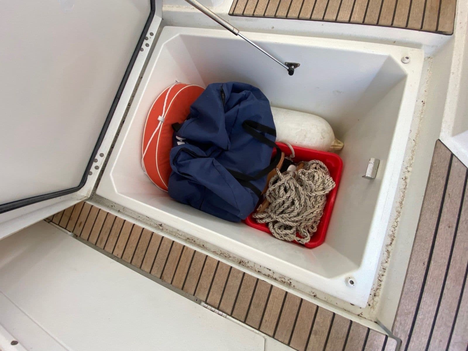 JEANNEAU LEADER 36 - Photo 24