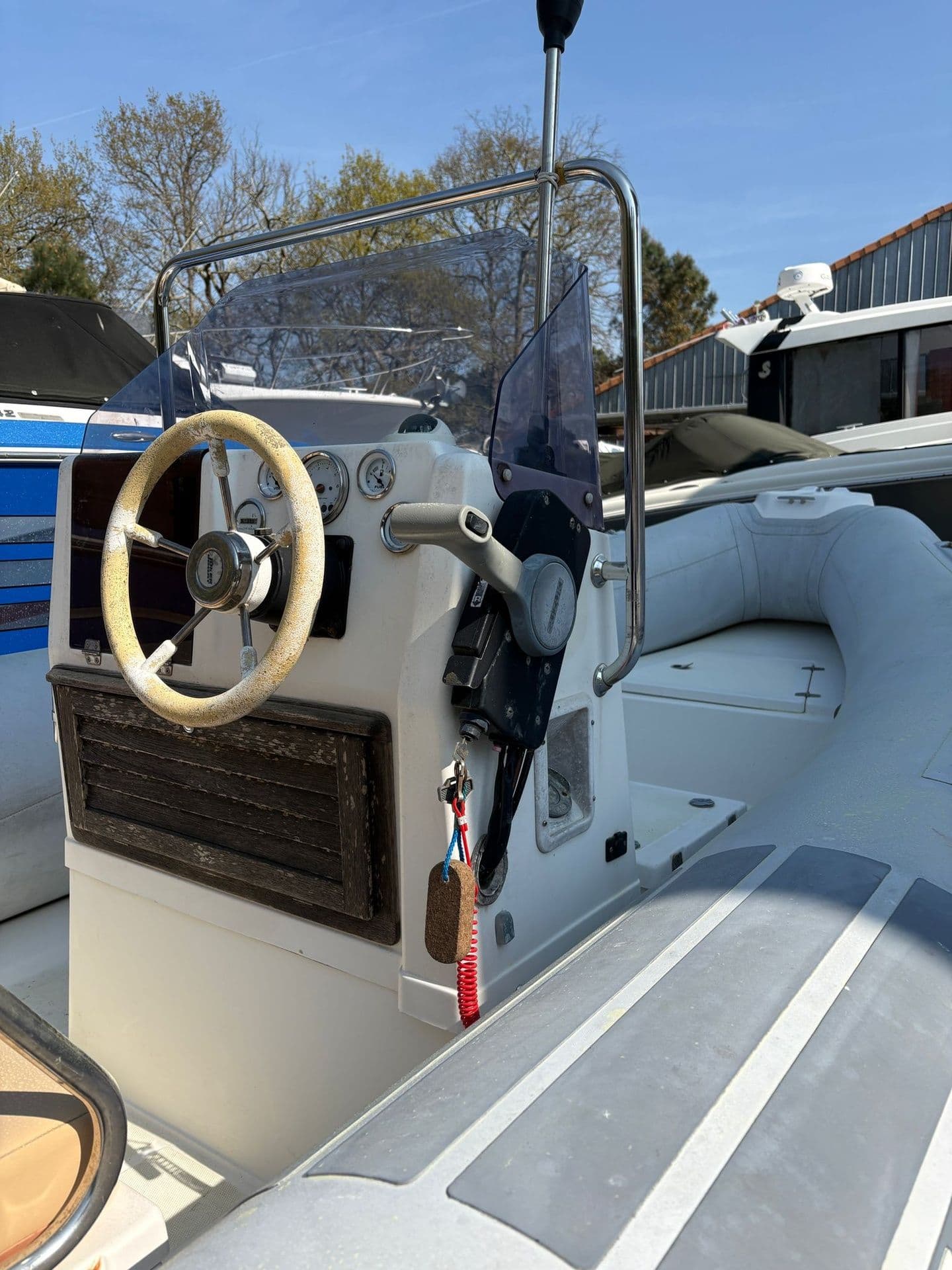  COASTER 580 - Photo 6