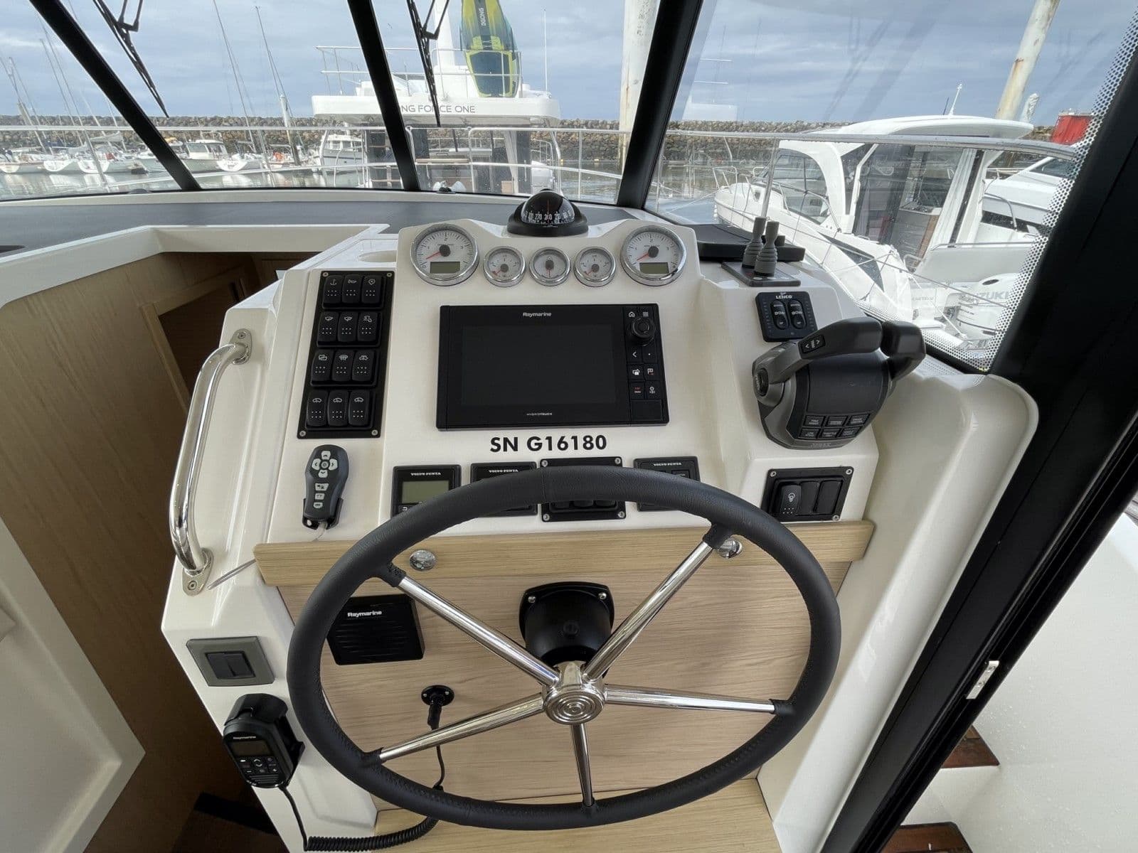 BENETEAU Swift Trawler 41 fly - Photo 26