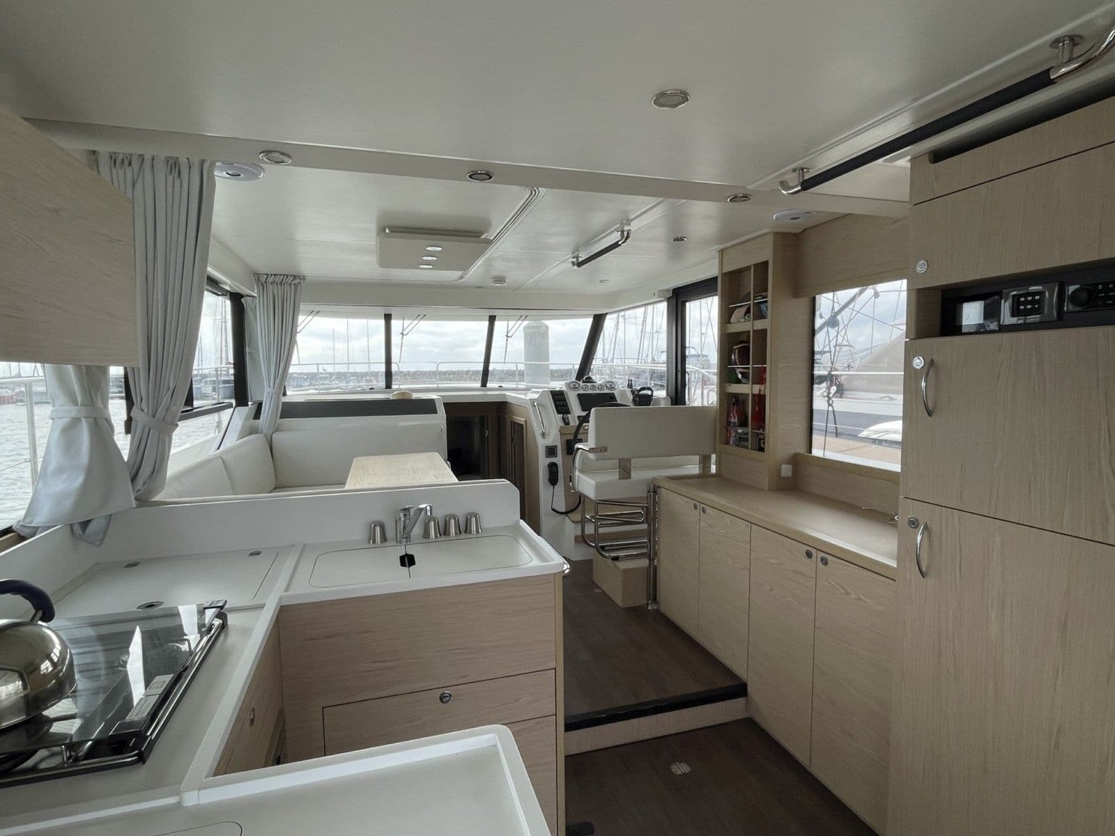 BENETEAU Swift Trawler 41 fly - Photo 3