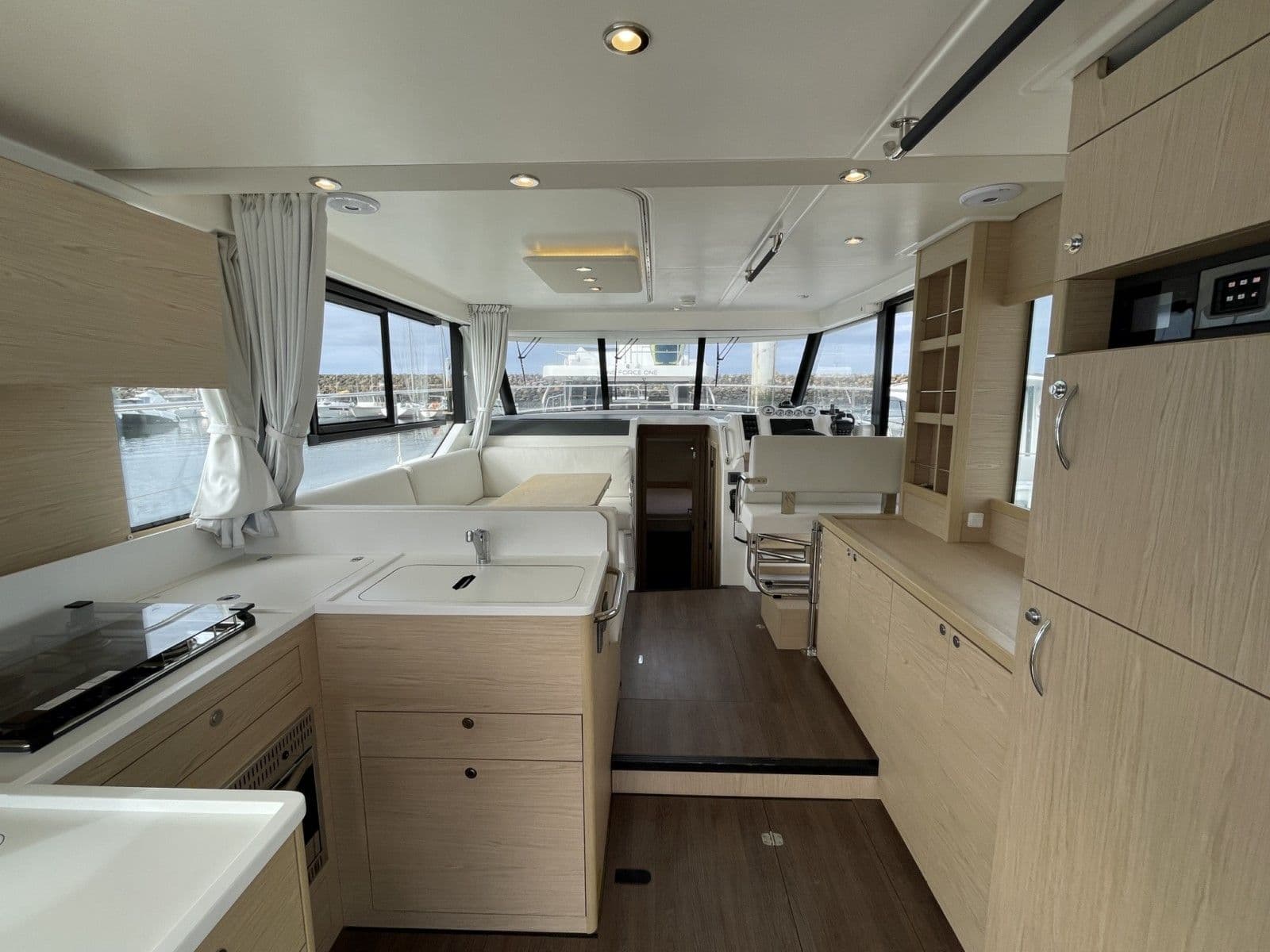 BENETEAU Swift Trawler 41 fly - Photo 24