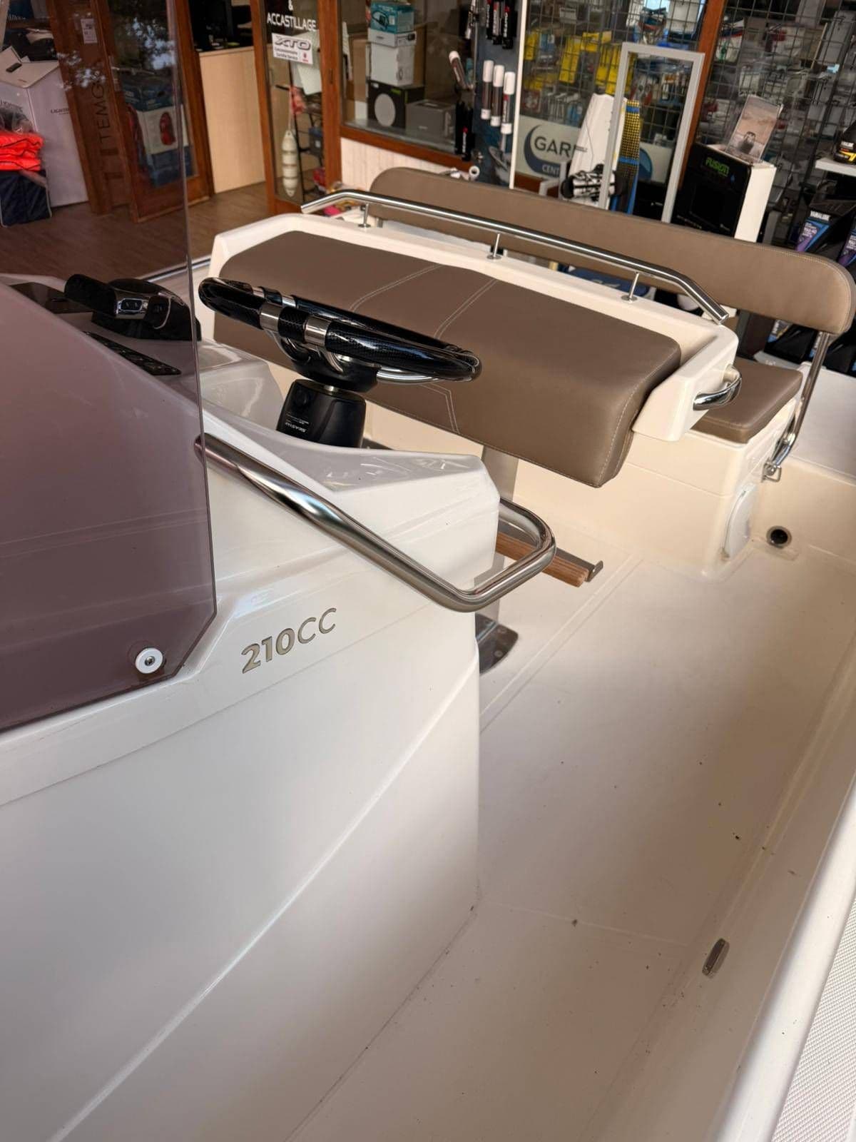WHITE SHARK 210 CC - Photo 9