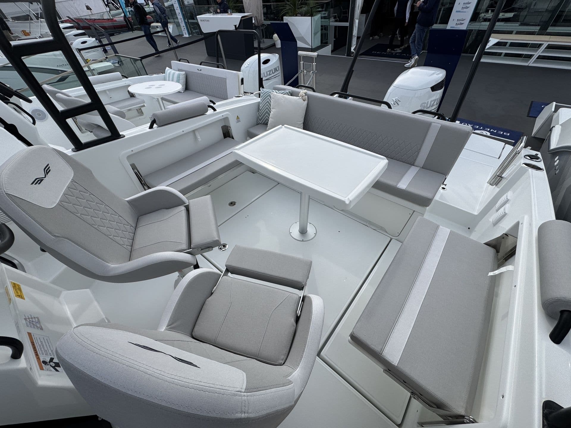 BENETEAU FLYER 8 SUNDECK - Photo 10