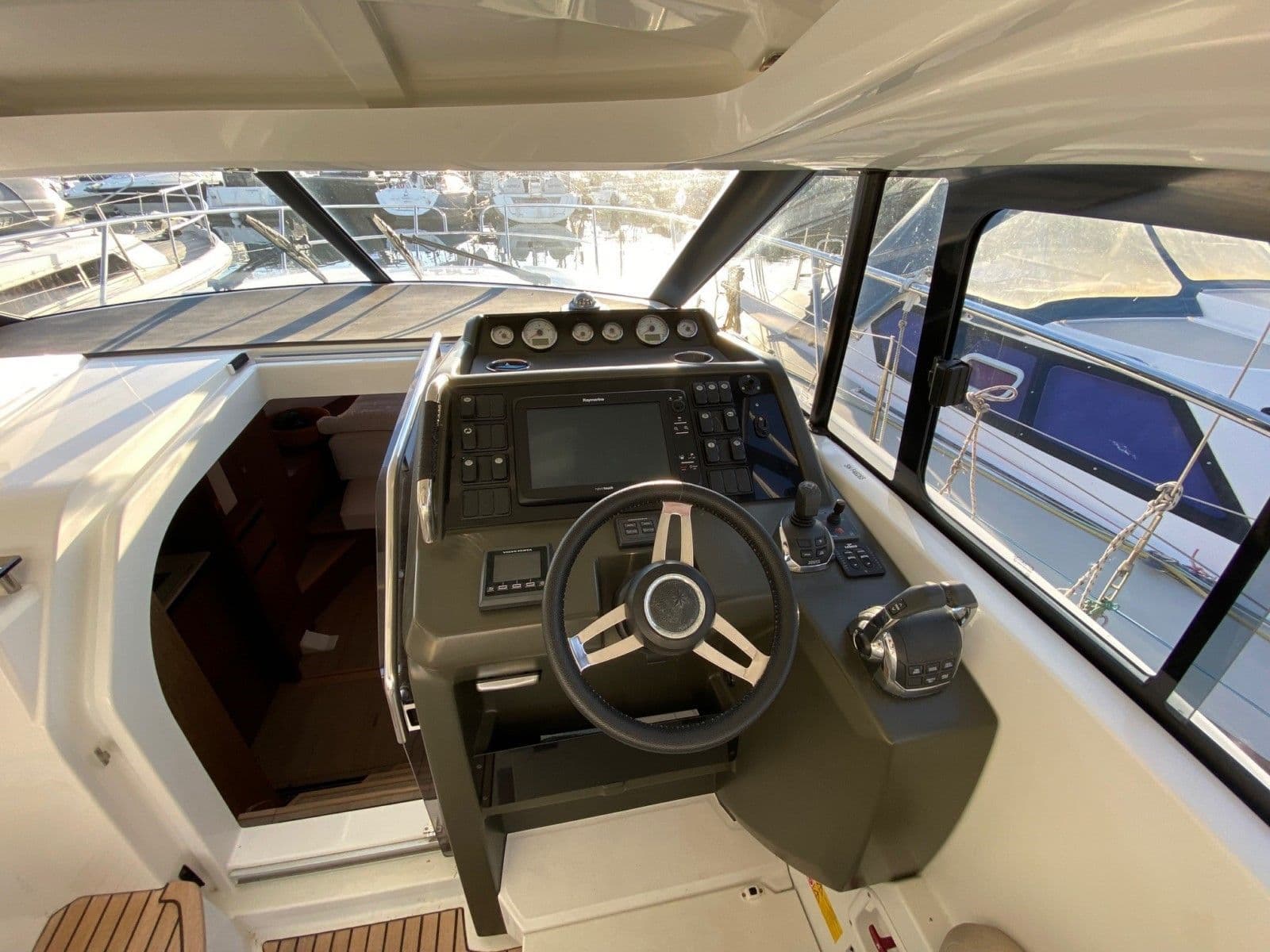 JEANNEAU LEADER 36 - Photo 11