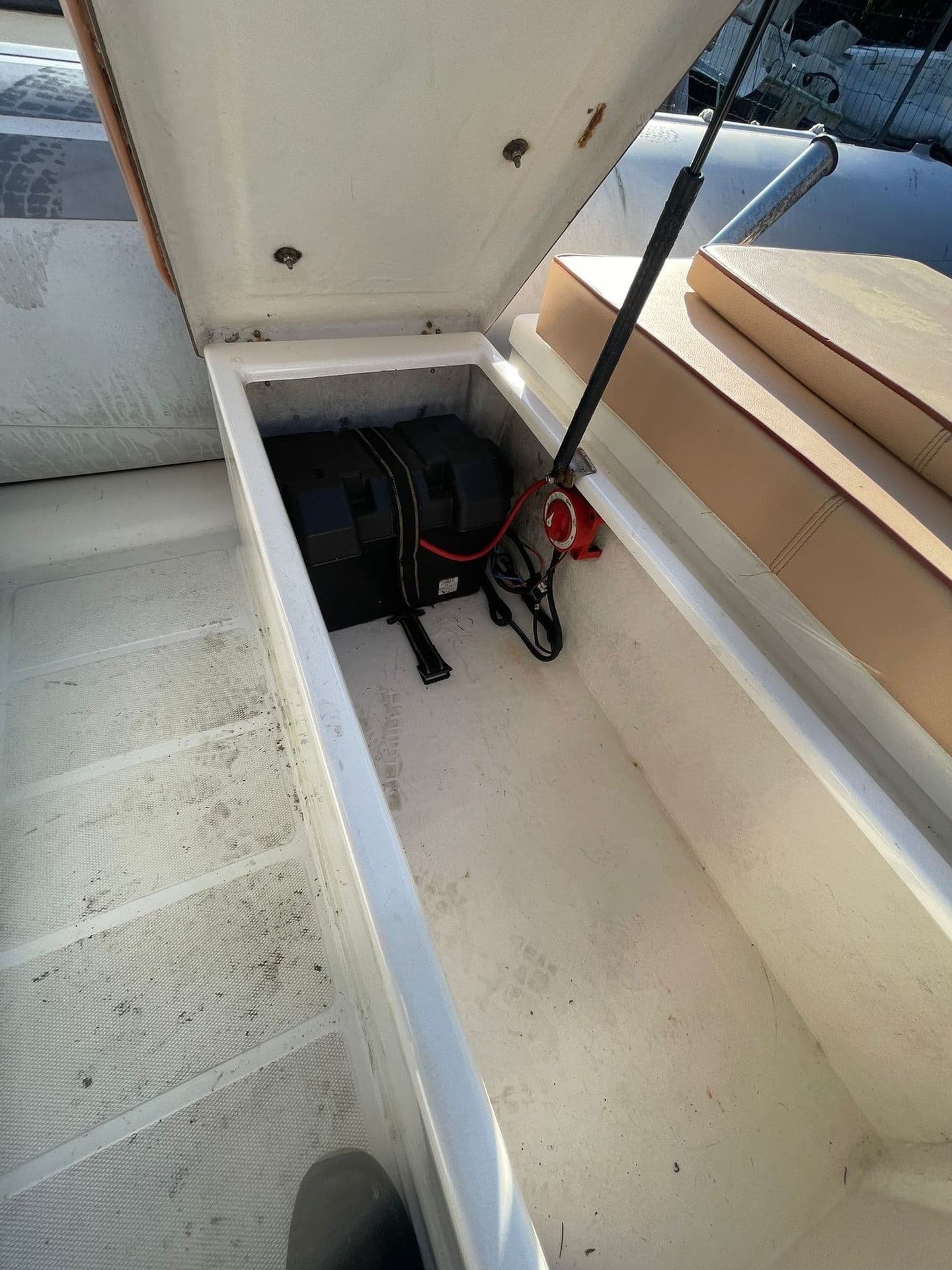  COASTER 580 - Photo 3