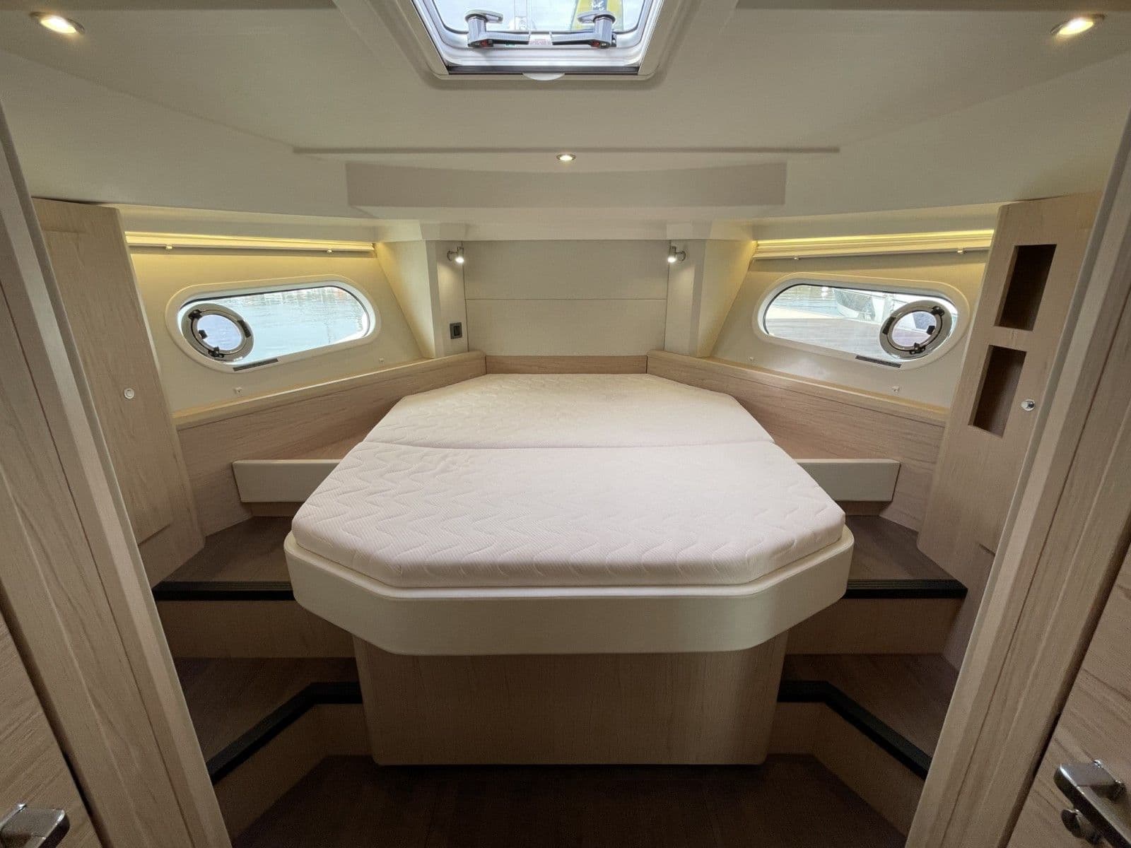 BENETEAU Swift Trawler 41 fly - Photo 29