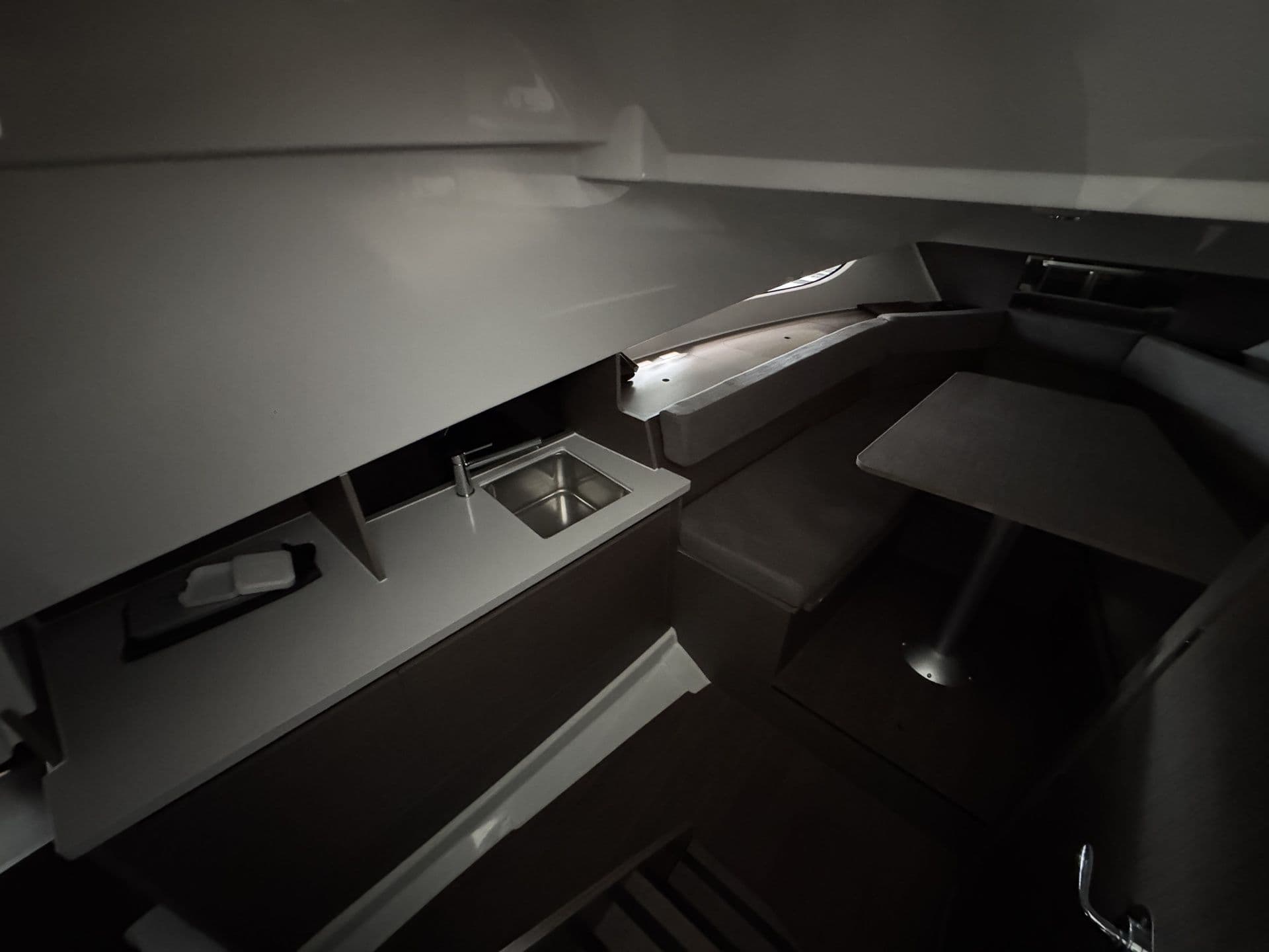 BENETEAU FLYER 9 SUNDECK - Photo 20