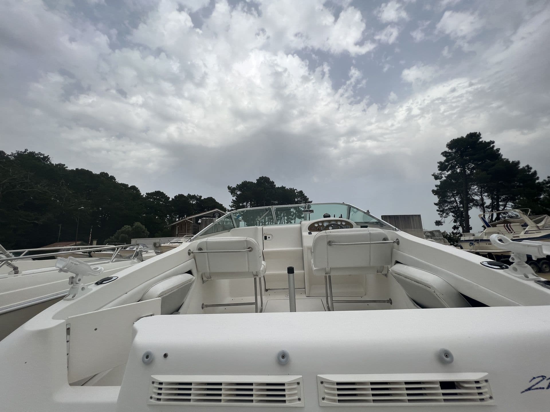 SEA RAY 215 EXPRES CRUISER - Photo 5