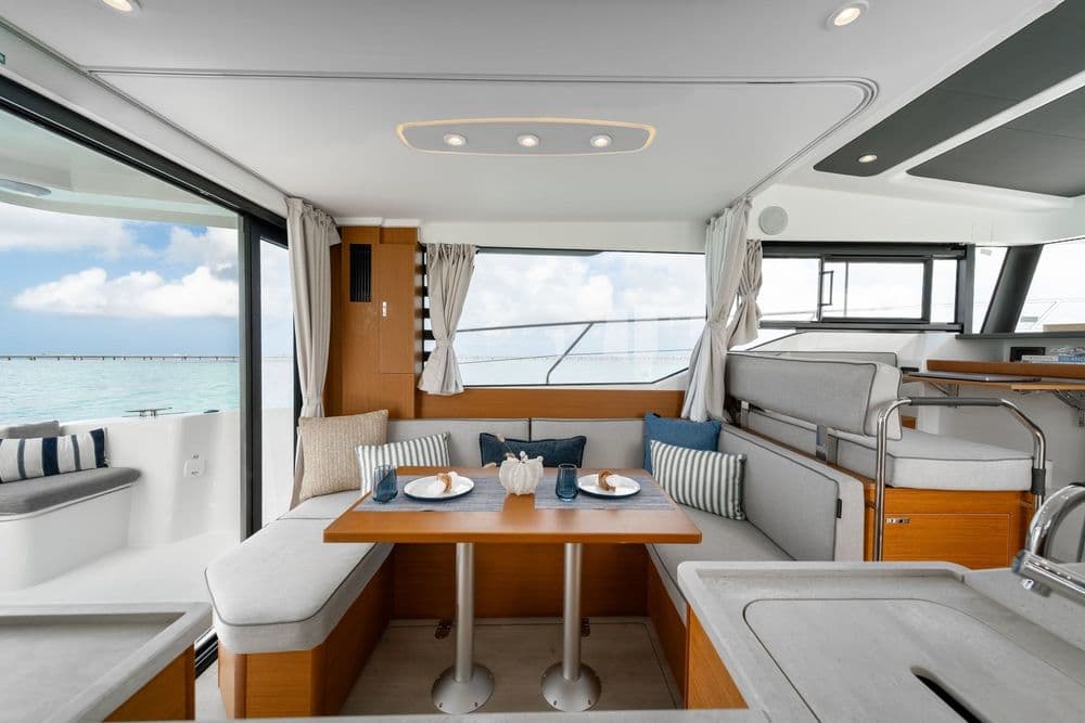 BENETEAU SWIFT TRAWLER 37 FLY - Photo 20