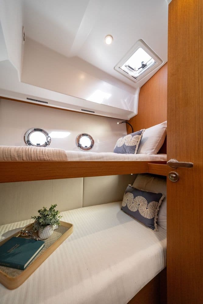 BENETEAU SWIFT TRAWLER 37 FLY - Photo 14