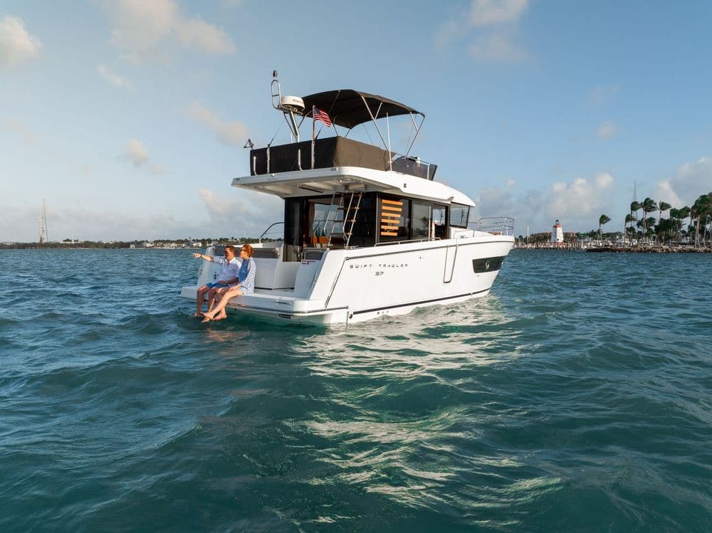 BENETEAU SWIFT TRAWLER 37 FLY - Photo 6