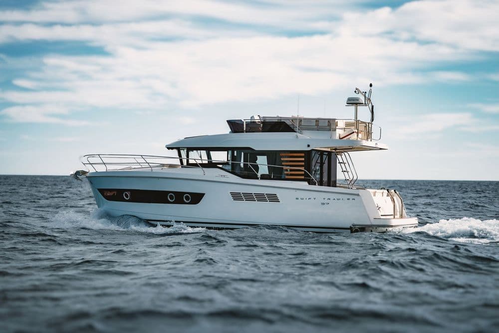 BENETEAU SWIFT TRAWLER 37 FLY - Photo 4
