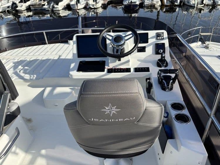 JEANNEAU MERRY FISHER 1295 FLY - Photo 20