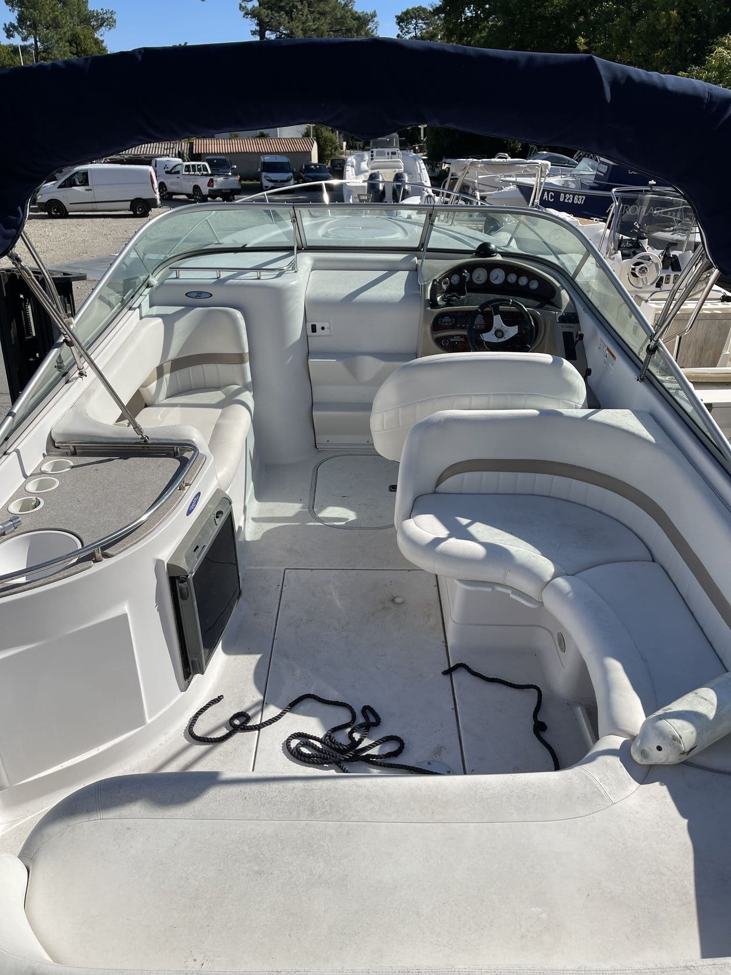 FOUR WINNS SUNDOWNER 285 - Photo 4