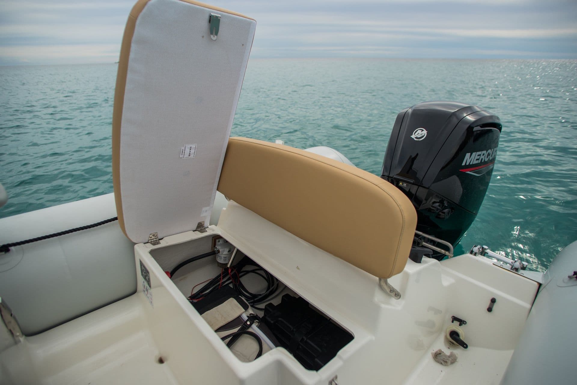 BOMBARD SUNRIDER 550 PVC GRIS CLAIR SELLERIE PEBBLE - Photo 4