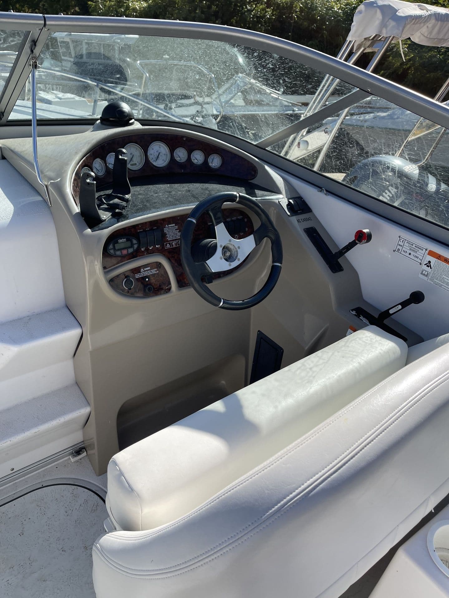 FOUR WINNS SUNDOWNER 285 - Photo 6