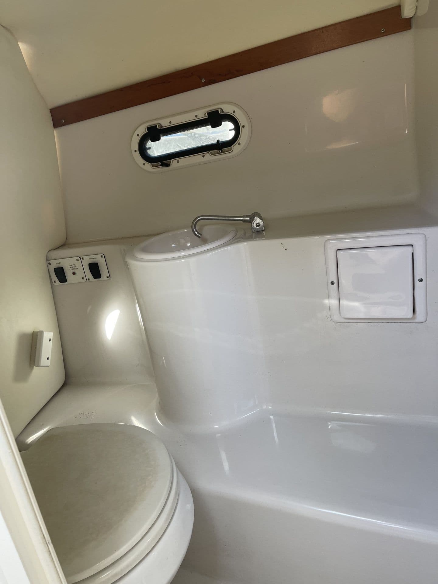 FOUR WINNS SUNDOWNER 285 - Photo 8