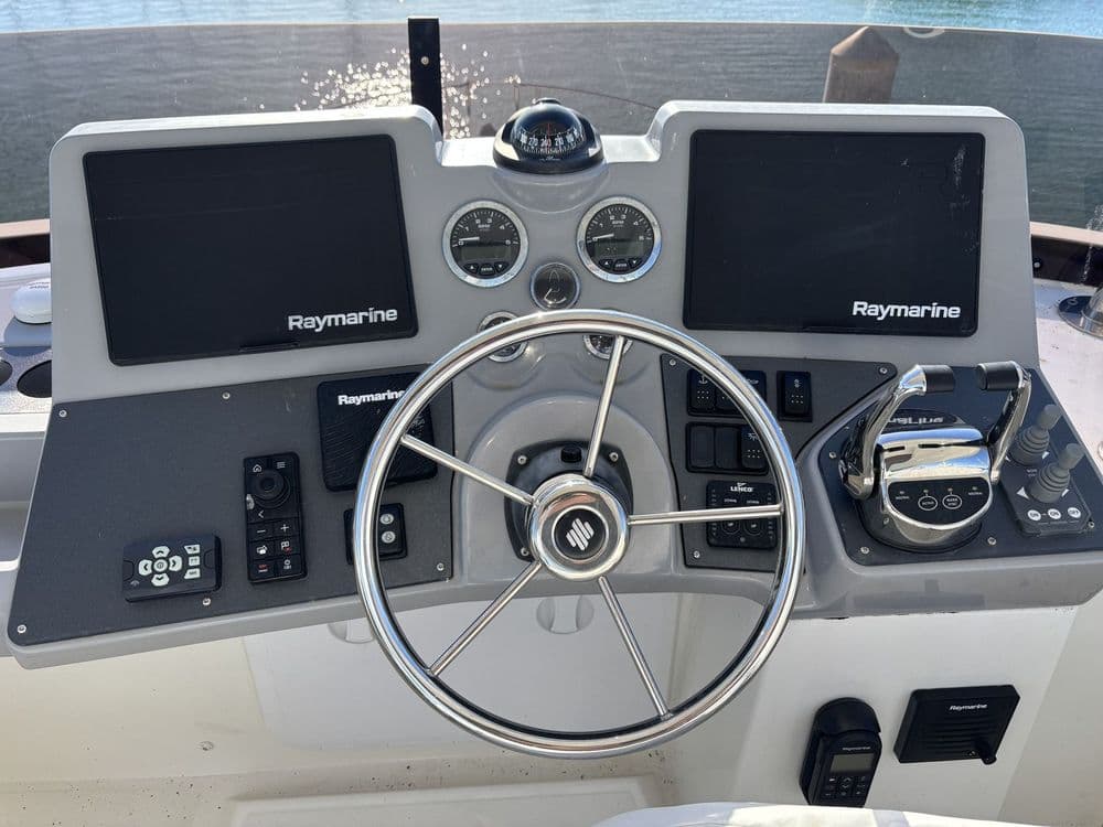 BENETEAU SWIFT TRAWLER 48 - Photo 11