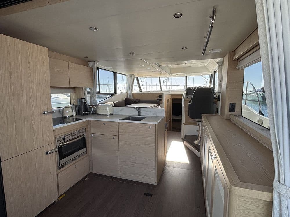 BENETEAU SWIFT TRAWLER 48 - Photo 7
