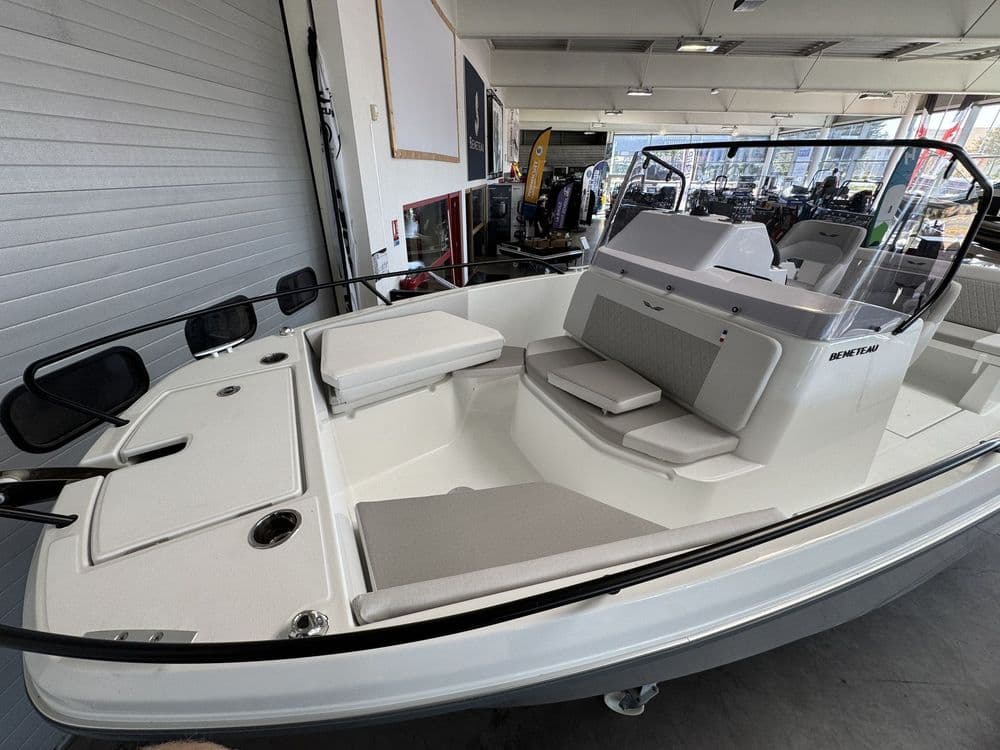 BENETEAU FLYER 7 SPACEDECK Pilot Edition - Photo 2