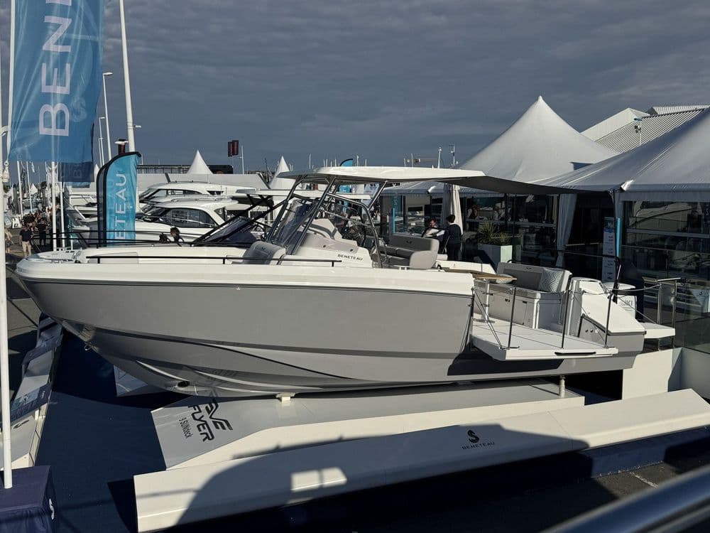 BENETEAU FLYER 9 SPACEDECK - Photo 2