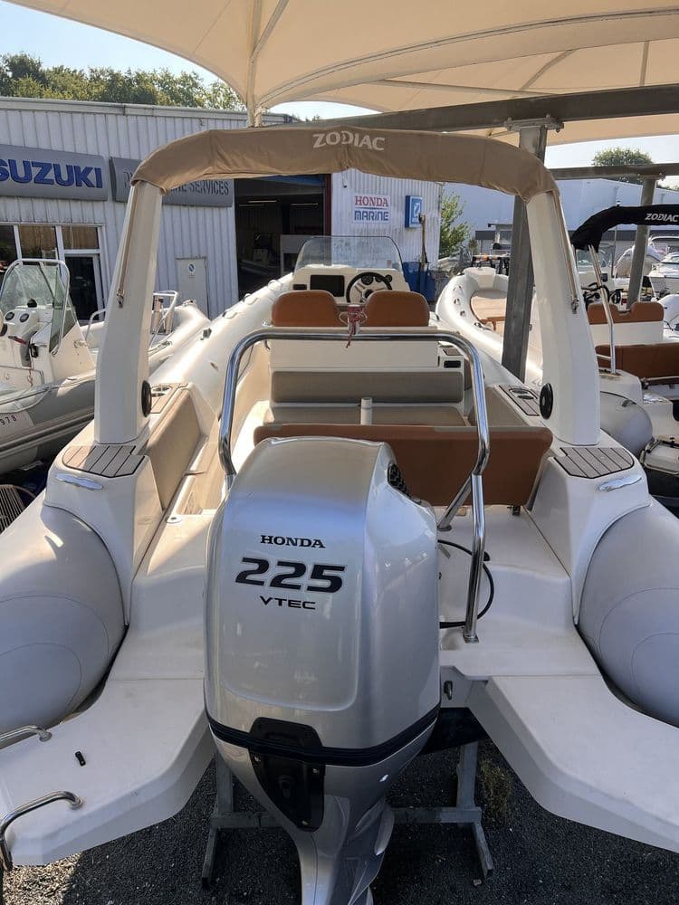 ZODIAC MEDLINE 7.5 - Photo 2