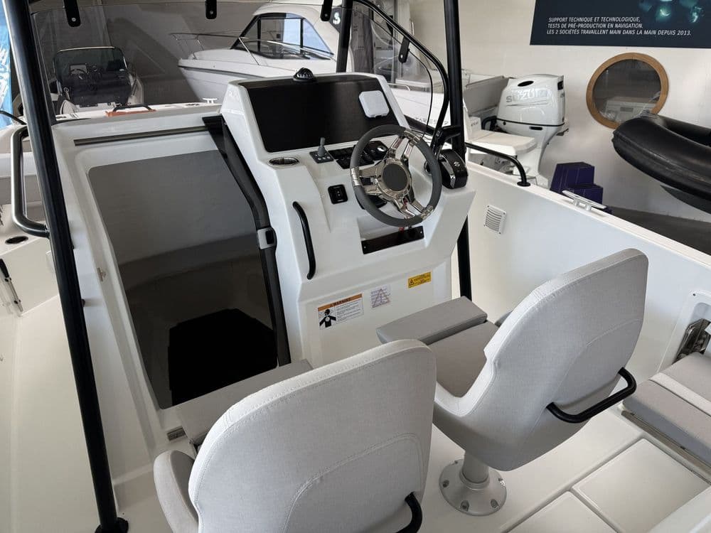 BENETEAU FLYER 8 SPACEDECK V2 - Photo 6
