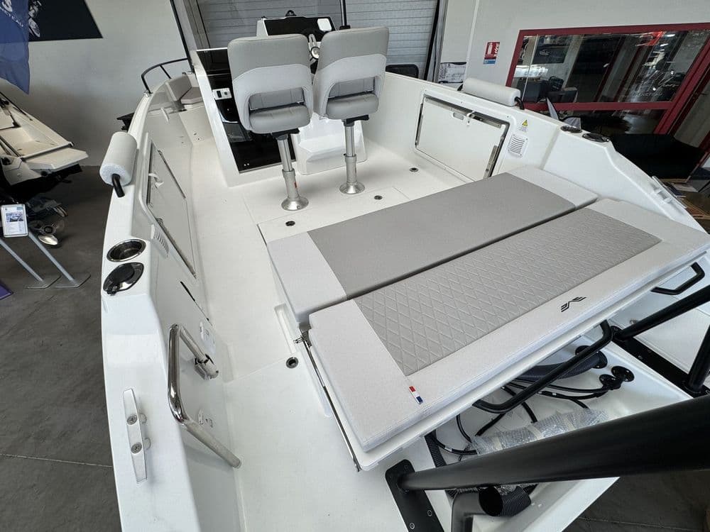 BENETEAU FLYER 7 SPACEDECK Pilot Edition - Photo 8