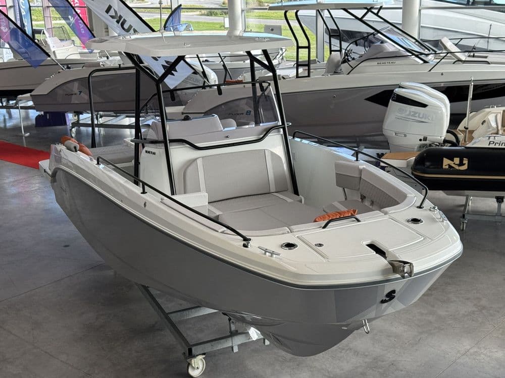 BENETEAU FLYER 8 SPACEDECK V2 - Photo 11