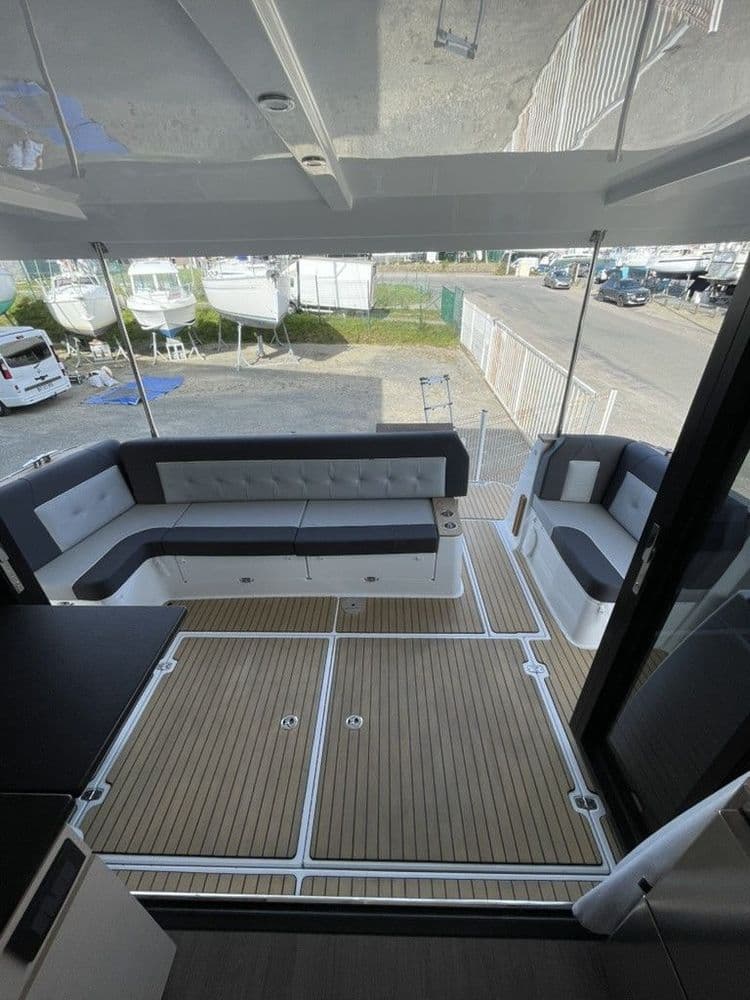 DELPHIA 12 SEDAN - Photo 11