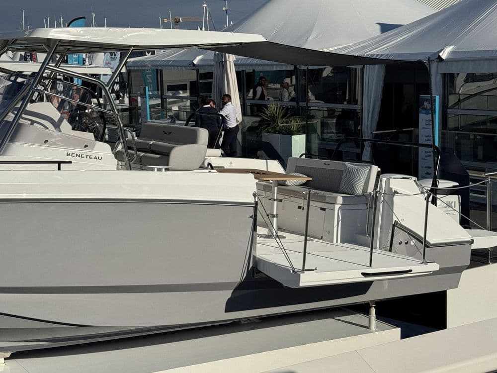 BENETEAU FLYER 9 SPACEDECK - Photo 5