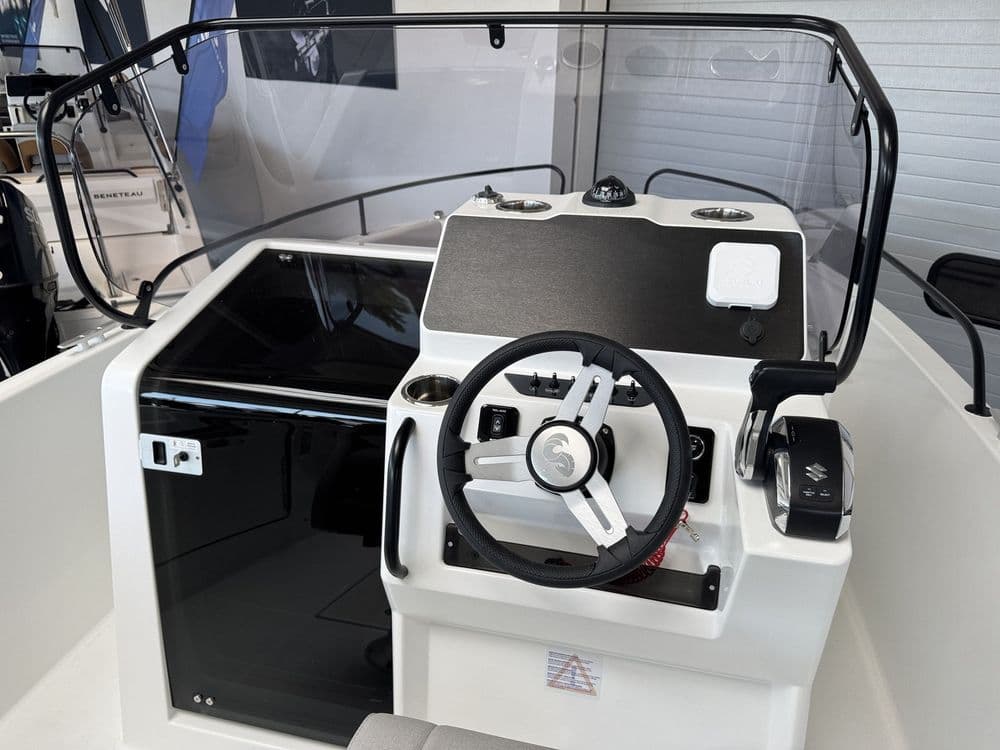 BENETEAU FLYER 7 SPACEDECK Pilot Edition - Photo 11