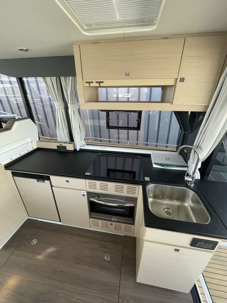 DELPHIA 12 SEDAN - Photo 17