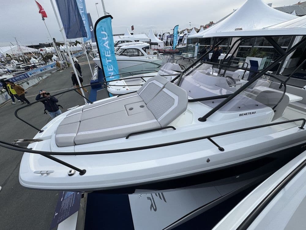 BENETEAU FLYER 8 SUNDECK - Photo 14