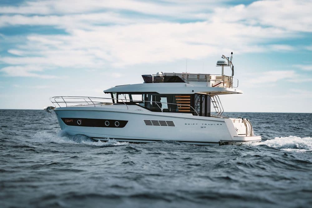 BENETEAU SWIFT TRAWLER 37 FLY - Photo 3