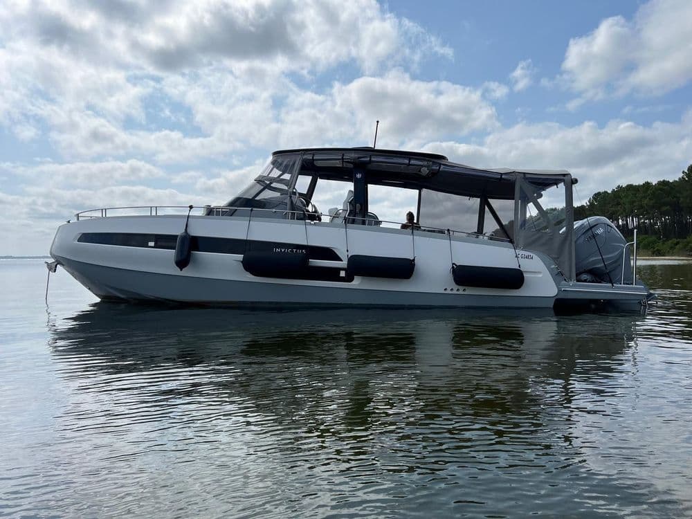 INVICTUS 370GTS - Photo 10