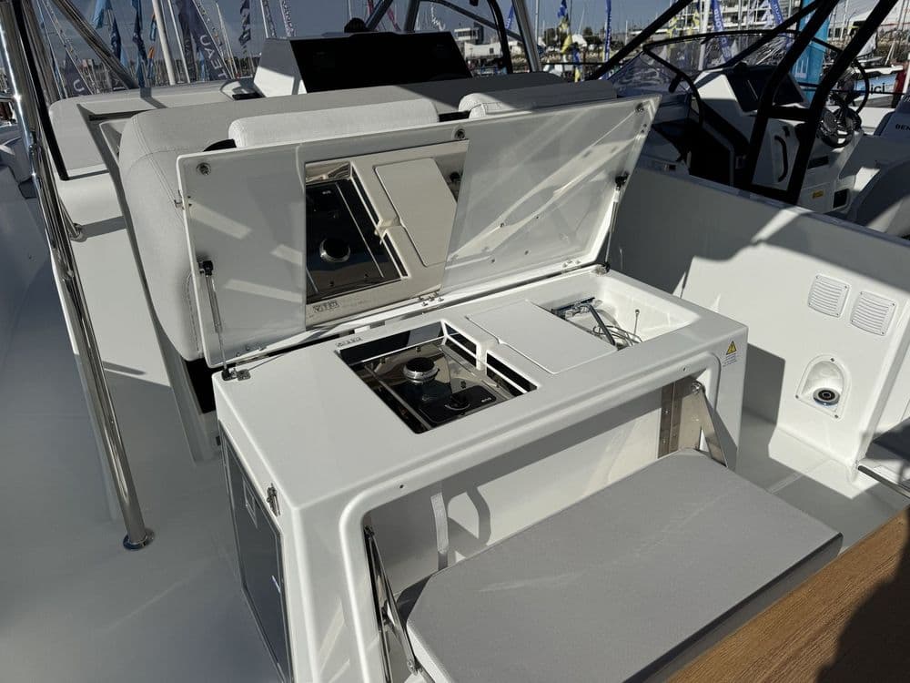 BENETEAU FLYER 9 SPACEDECK - Photo 13