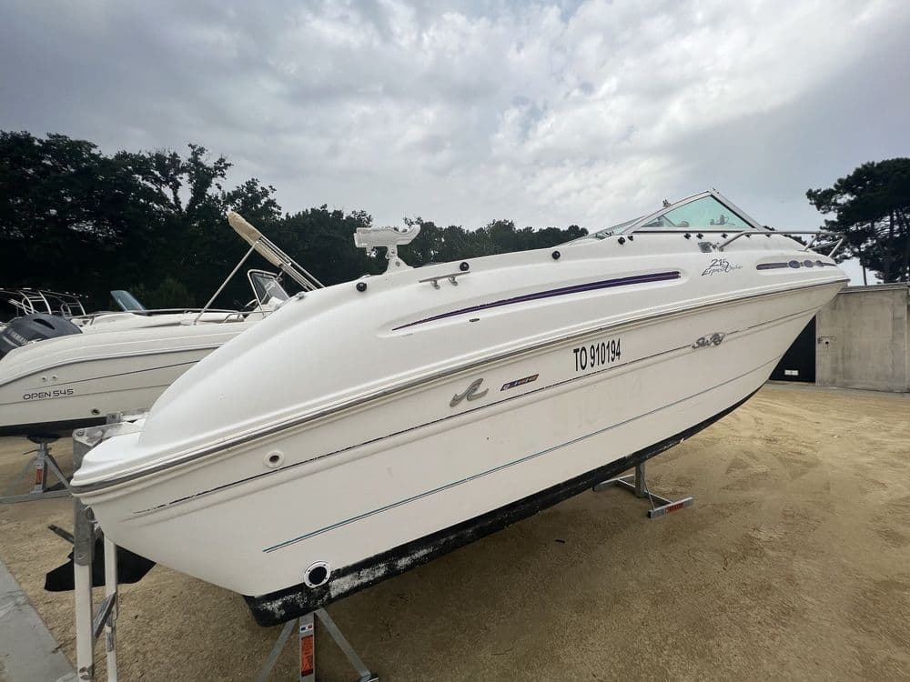 SEA RAY 215 EXPRES CRUISER - Photo 2