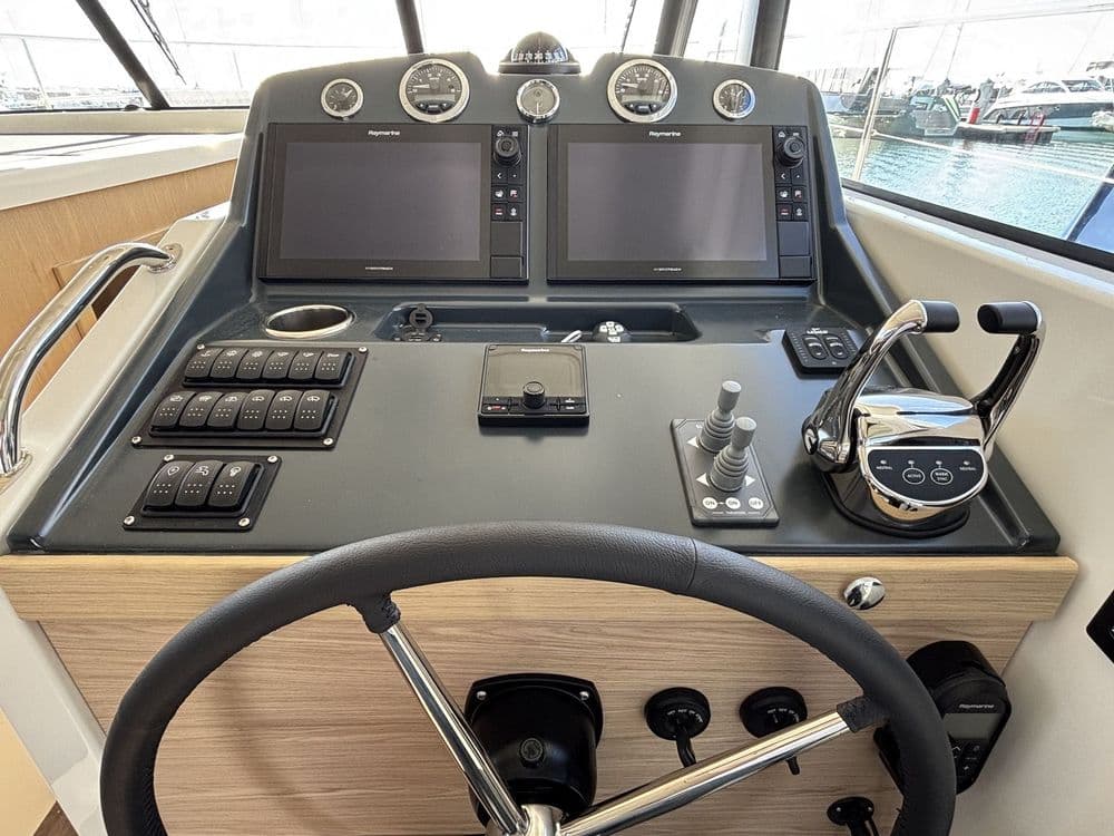 BENETEAU SWIFT TRAWLER 48 - Photo 9