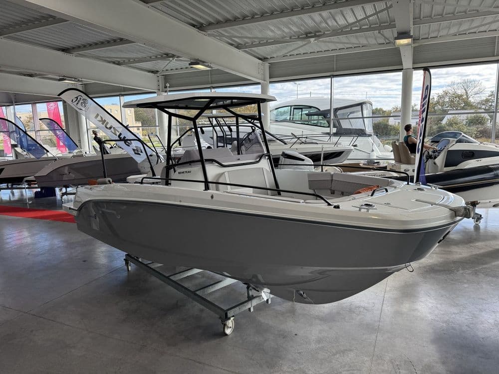 BENETEAU FLYER 8 SPACEDECK V2 - Photo 10