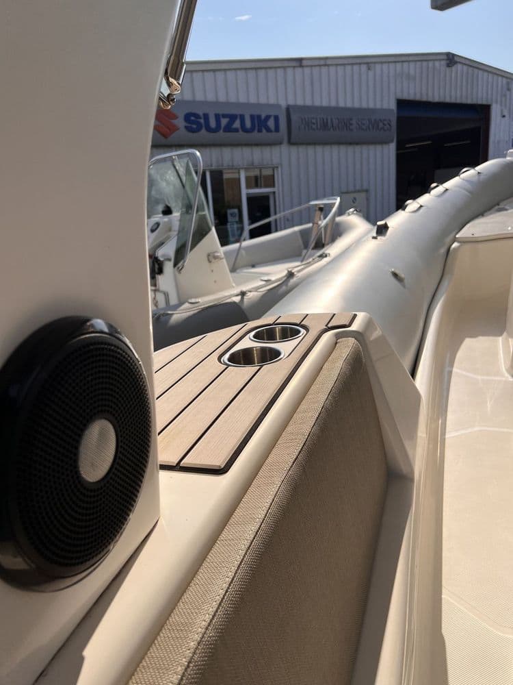 ZODIAC MEDLINE 7.5 - Photo 5