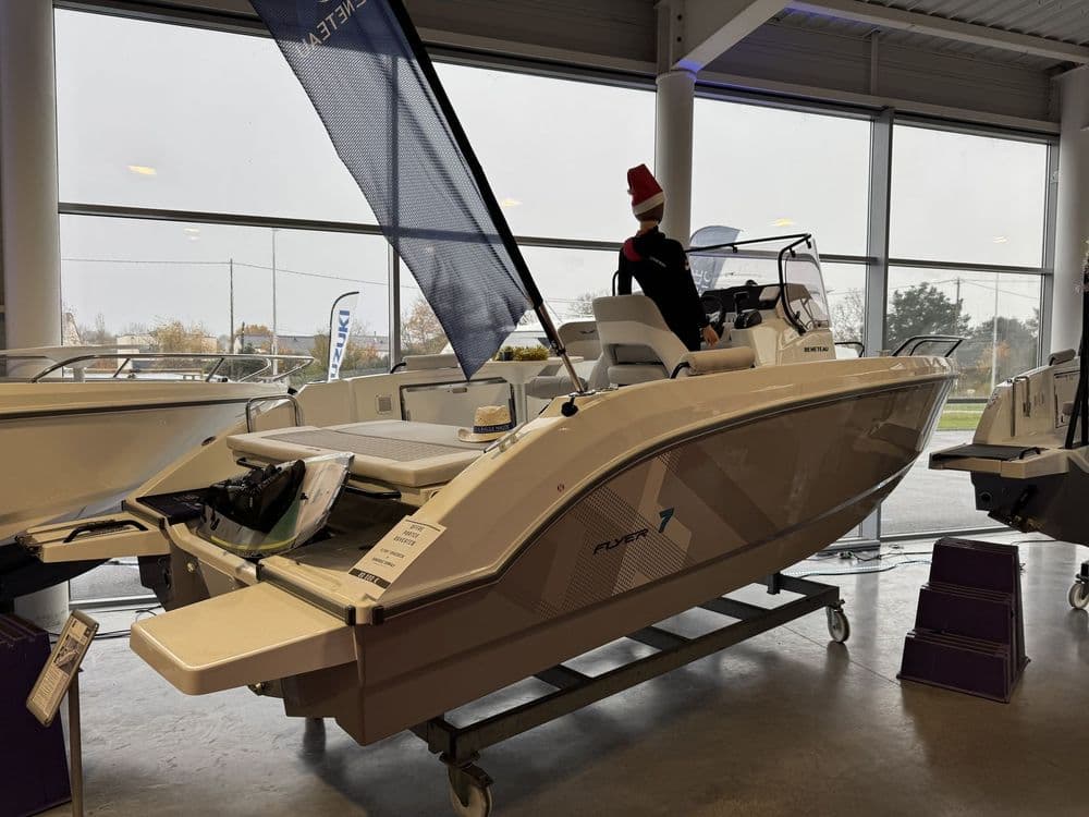 BENETEAU FLYER 7 SPACEDECK - Photo 3
