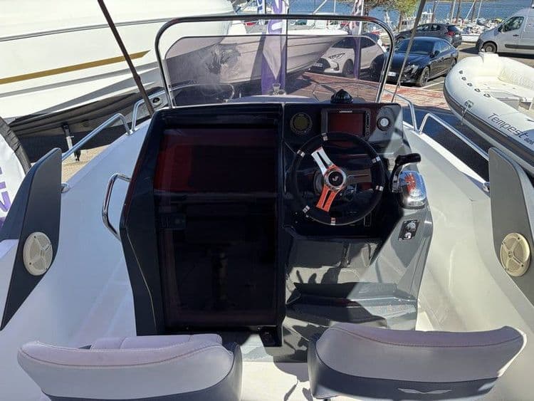 BENETEAU FLYER 6.6 SPACEDECK - Photo 4