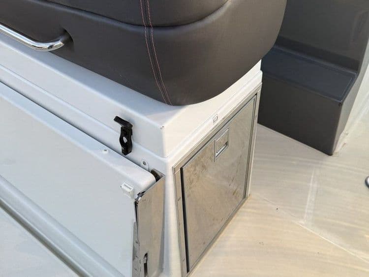 BENETEAU FLYER 8.8 - Photo 11